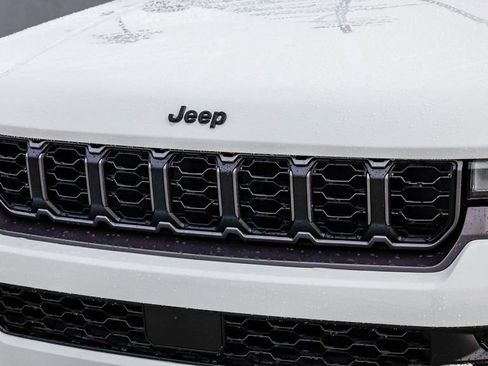 New 2026 Jeep Grand Cherokee Altitude image 6