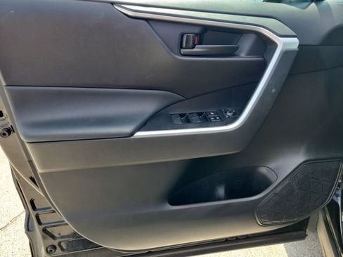 Used 2025 Toyota RAV4 LE AWD/4WD image 21