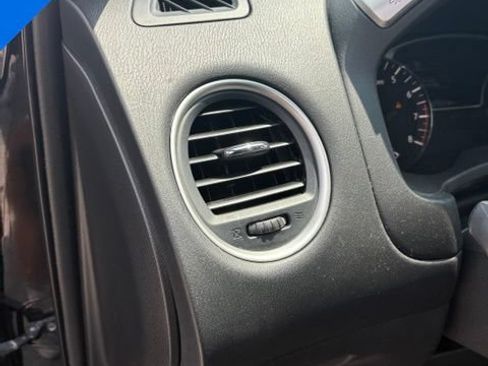 Used 2019 Nissan Pathfinder SL AWD/4WD image 11