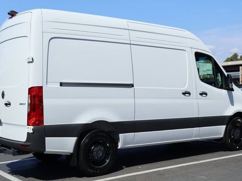 New 2025 Mercedes-Benz Sprinter 2500 image 2
