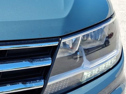 Used 2020 Volkswagen Tiguan SEL AWD/4WD image 12