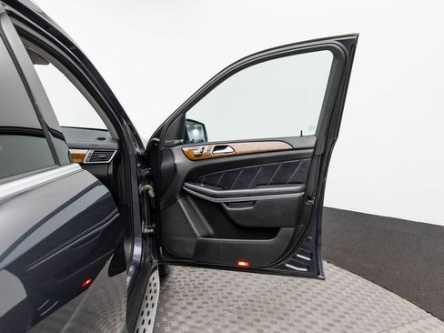 Used 2014 Mercedes-Benz GL 550 4MATIC image 10