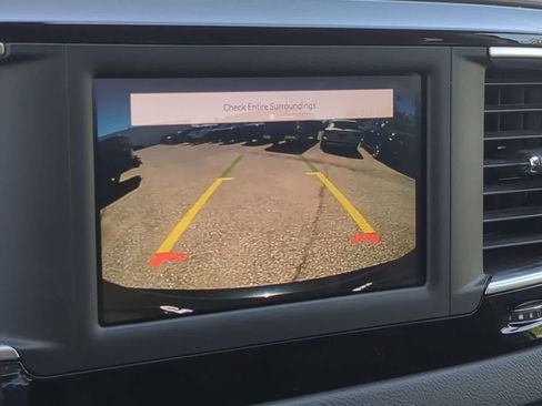 Used 2022 Chrysler Voyager LX FWD image 28