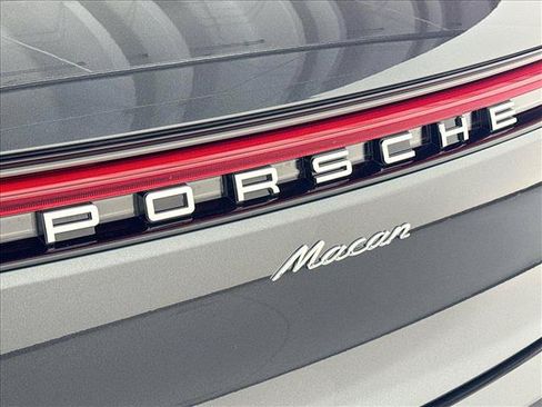 Used 2026 Porsche Macan AWD/4WD image 25