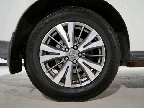 Used 2017 Nissan Pathfinder SV w/ Cargo Package image 35