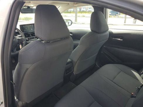 Used 2021 Toyota Corolla LE image 18