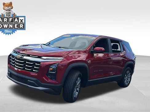 Used 2025 Chevrolet Equinox LT image 3