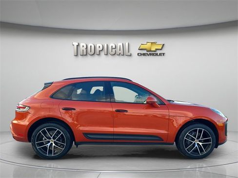 Used 2023 Porsche Macan Turbo image 8