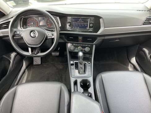 Used 2019 Volkswagen Jetta SE w/ Cold Weather Package FWD image 15