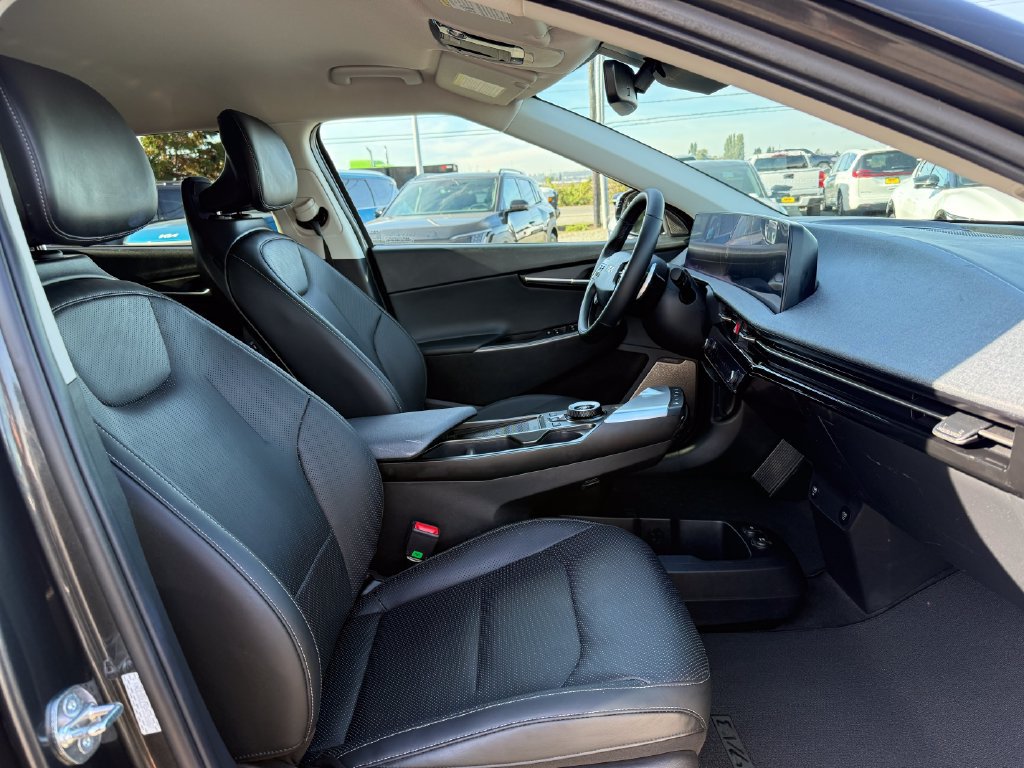 Certified 2023 Kia EV6 Wind AWD/4WD image 12