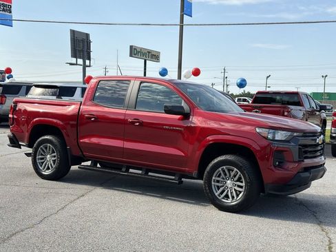 Used 2024 Chevrolet Colorado LT w/ LT Convenience Package II RWD image 24