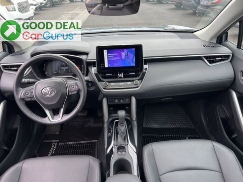 Used 2024 Toyota Corolla Cross XLE w/ Convenience Package image 20