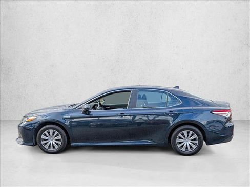 Used 2020 Toyota Camry LE image 8