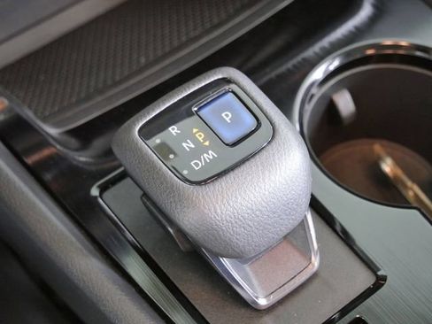 Used 2022 Nissan Rogue SV AWD/4WD image 32