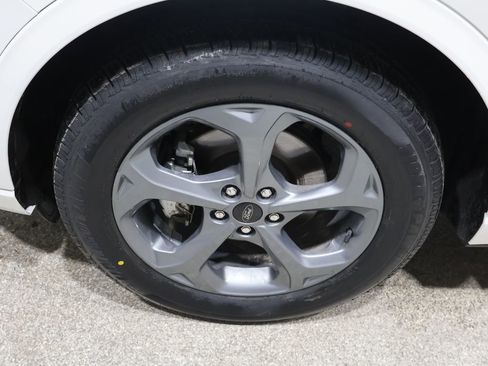 Used 2024 Ford Escape ST-Line image 9