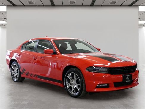 Used 2017 Dodge Charger SXT image 1