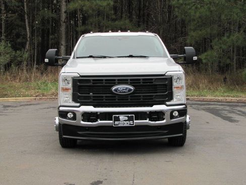 Used 2023 Ford F350 XL image 9