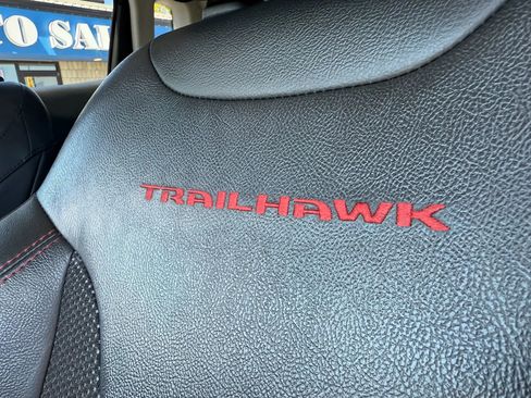 Used 2020 Jeep Compass Trailhawk AWD/4WD image 19