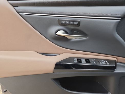 New 2025 Lexus ES 350 w/ Premium Package image 15