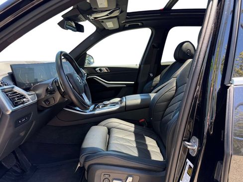 Used 2024 BMW X5 xDrive40i w/ Parking Assistance Package AWD/4WD image 29