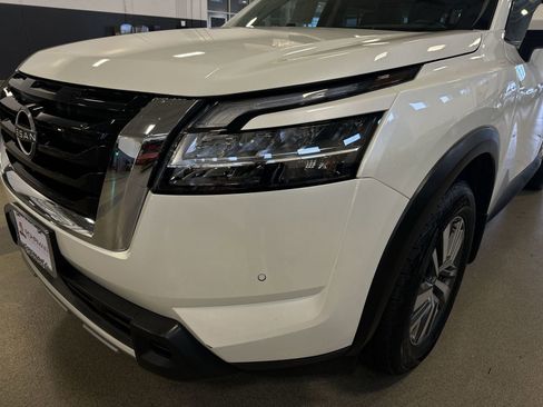 Certified 2024 Nissan Pathfinder SL image 30