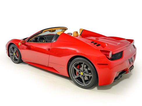 Used 2013 Ferrari 458 Spider RWD image 4