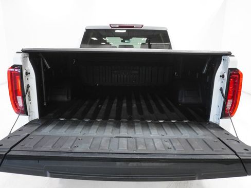 Used 2022 GMC Sierra 1500 SLT AWD/4WD image 31