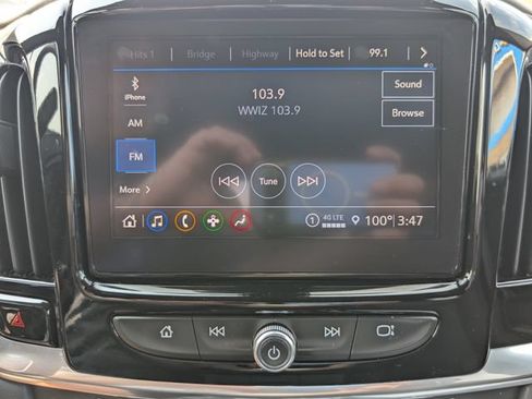 Used 2023 Chevrolet Traverse LT FWD image 24