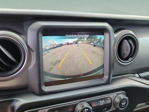 Used 2021 Jeep Wrangler Unlimited Sport image 19