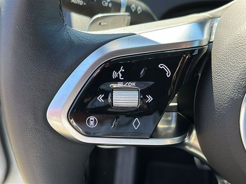 Used 2024 Jaguar E-PACE R-Dynamic SE image 12