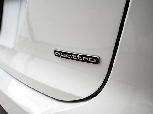 Used 2024 Audi Q4 e-tron Prestige AWD/4WD image 22