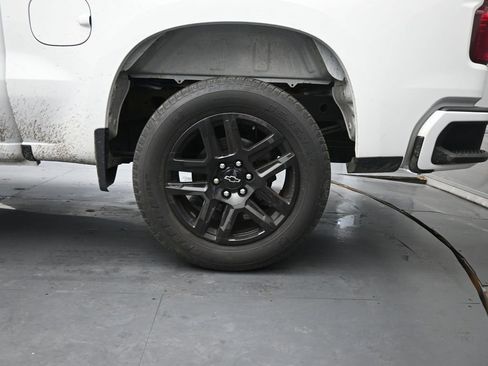 Used 2022 Chevrolet Silverado 1500 Custom image 13