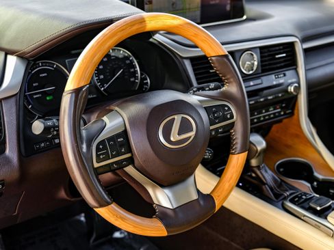 Used 2017 Lexus RX 450h AWD image 15