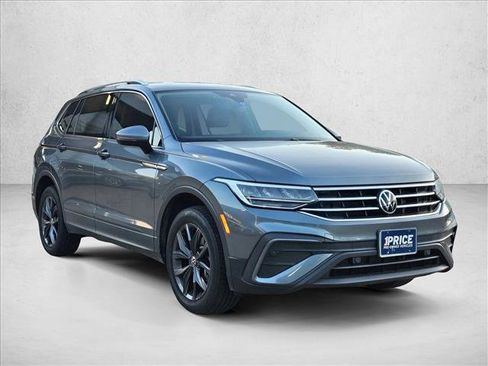 Used 2023 Volkswagen Tiguan SE image 3