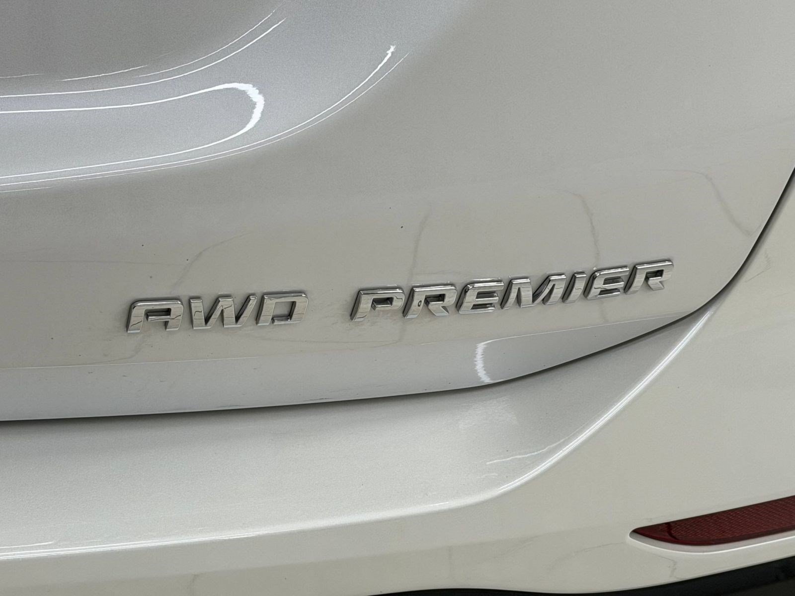 Used 2024 Chevrolet Equinox Premier AWD/4WD image 36