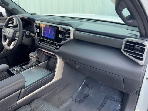 Used 2025 Toyota Sequoia SR5 image 15