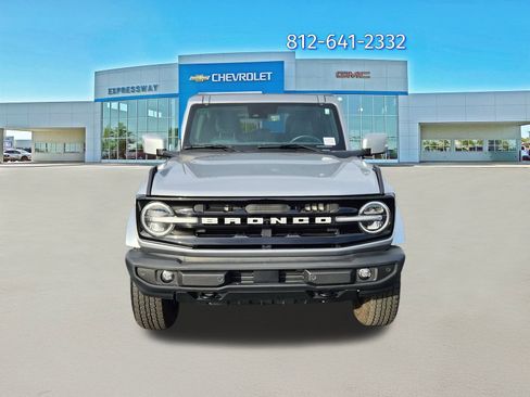 Used 2024 Ford Bronco Outer Banks image 2