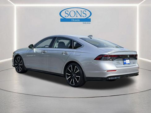 Certified 2025 Honda Accord Touring image 21