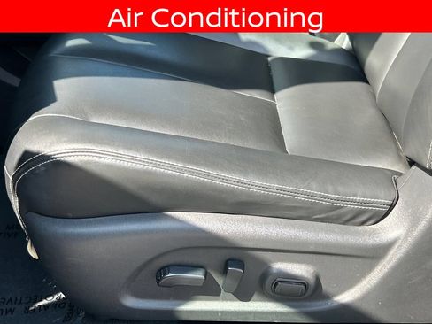 Used 2024 Nissan Murano SV FWD image 14