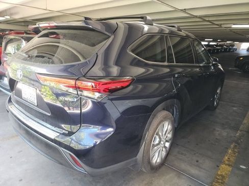 Used 2023 Toyota Highlander Limited AWD/4WD image 3