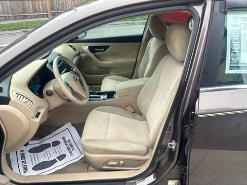 Used 2013 Nissan Altima 2.5 S FWD image 10