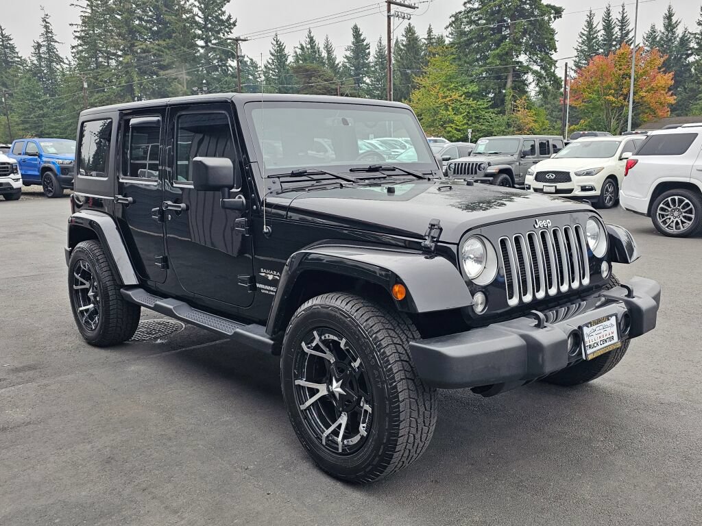 Used 2017 Jeep Wrangler Unlimited Sahara AWD/4WD image 3