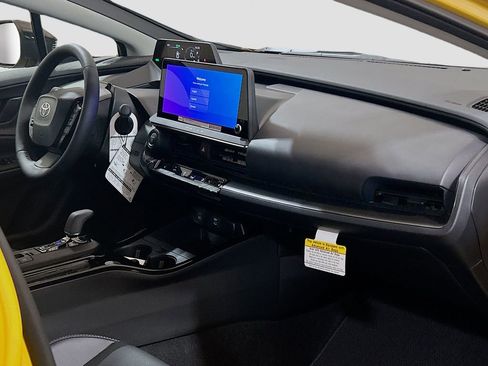 New 2026 Toyota Prius Plug-In Hybrid FWD image 25