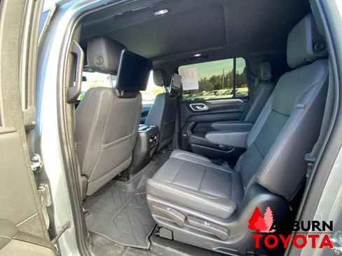 Used 2023 Chevrolet Suburban Z71 w/ Luxury Package AWD/4WD image 31