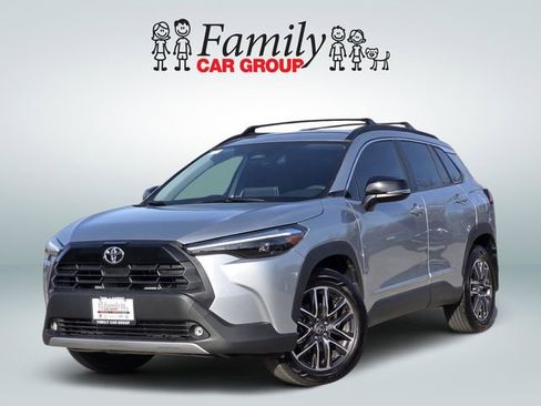 Used 2026 Toyota Corolla Cross XLE image 1