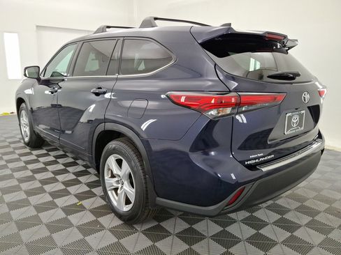 Used 2022 Toyota Highlander LE AWD/4WD image 21