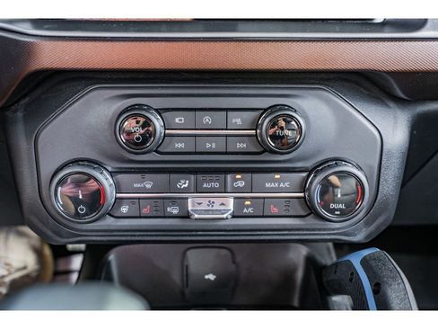 Used 2022 Ford Bronco Outer Banks image 16