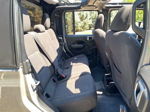 Used 2022 Jeep Gladiator Sport AWD/4WD image 42