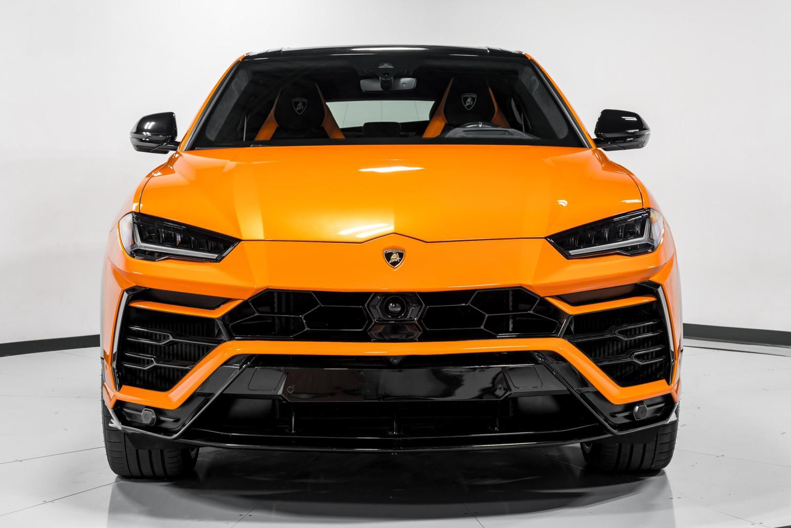 Used 2022 Lamborghini Urus AWD/4WD image 9
