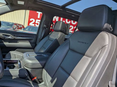 Used 2024 GMC Yukon XL Denali w/ Advanced Technology Package AWD/4WD image 9